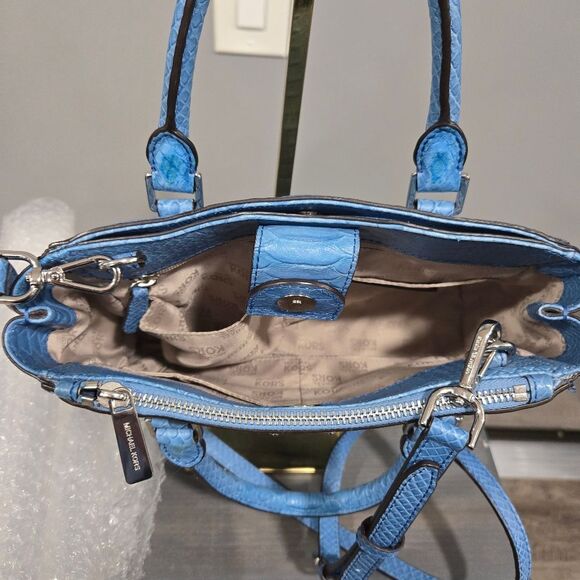 🐢 Michael Kors Kellen Embossed Leather Satchel Crossbody Sky Blue EC - Picture 9 of 17